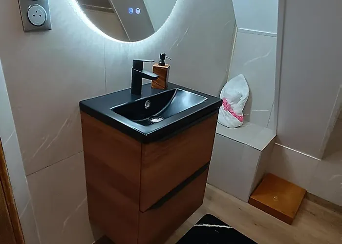 Lou Castelou בית הארחה