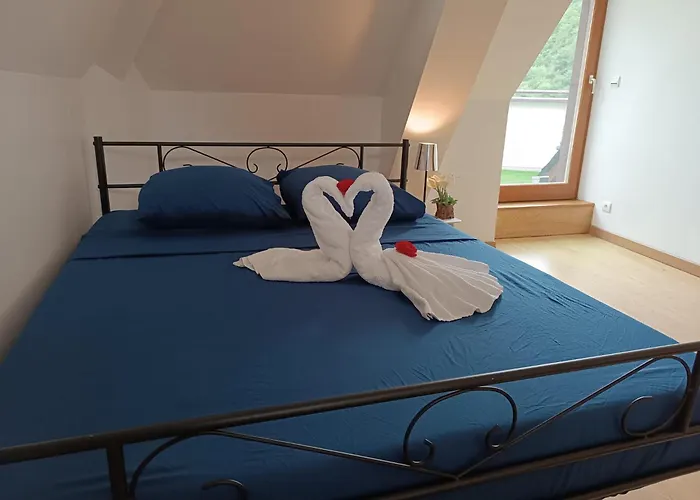 Lou Castelou בית הארחה