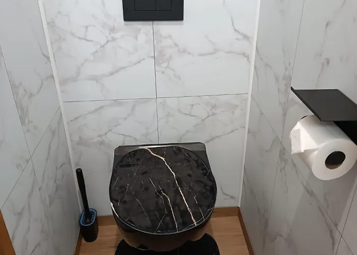 Lou Castelou בית הארחה 3*